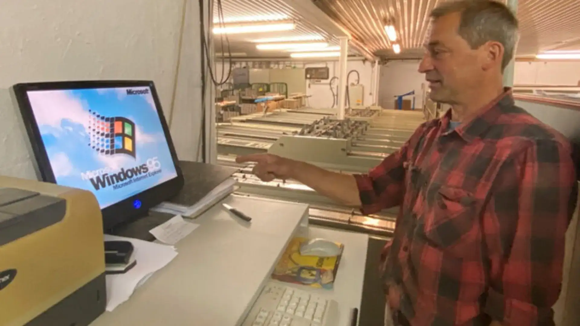 Windows 95 ainda controla máquina de classificar ovos na Alemanha