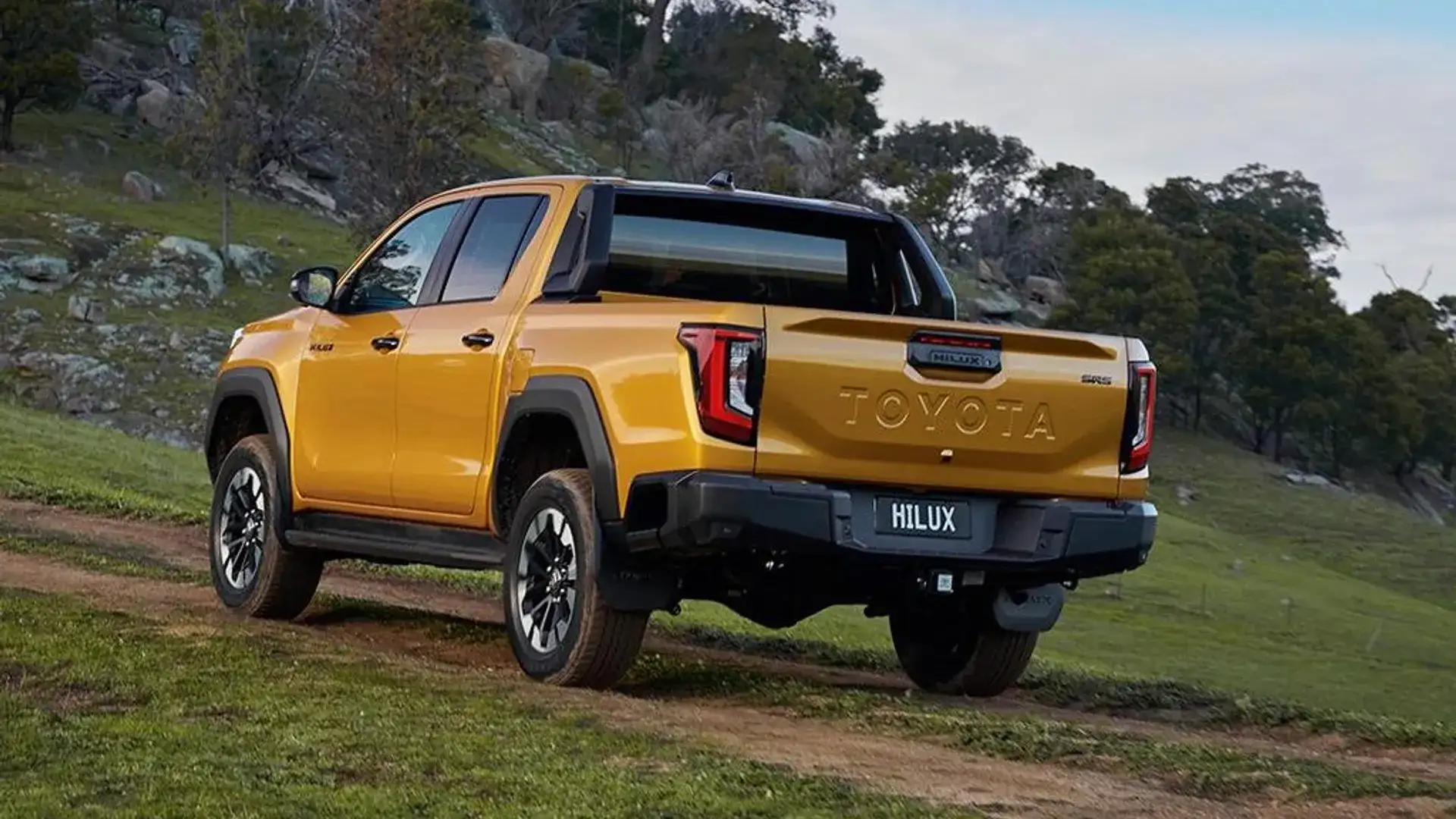 Toyota Hilux pode ganhar versão híbrida plug-in no futuro