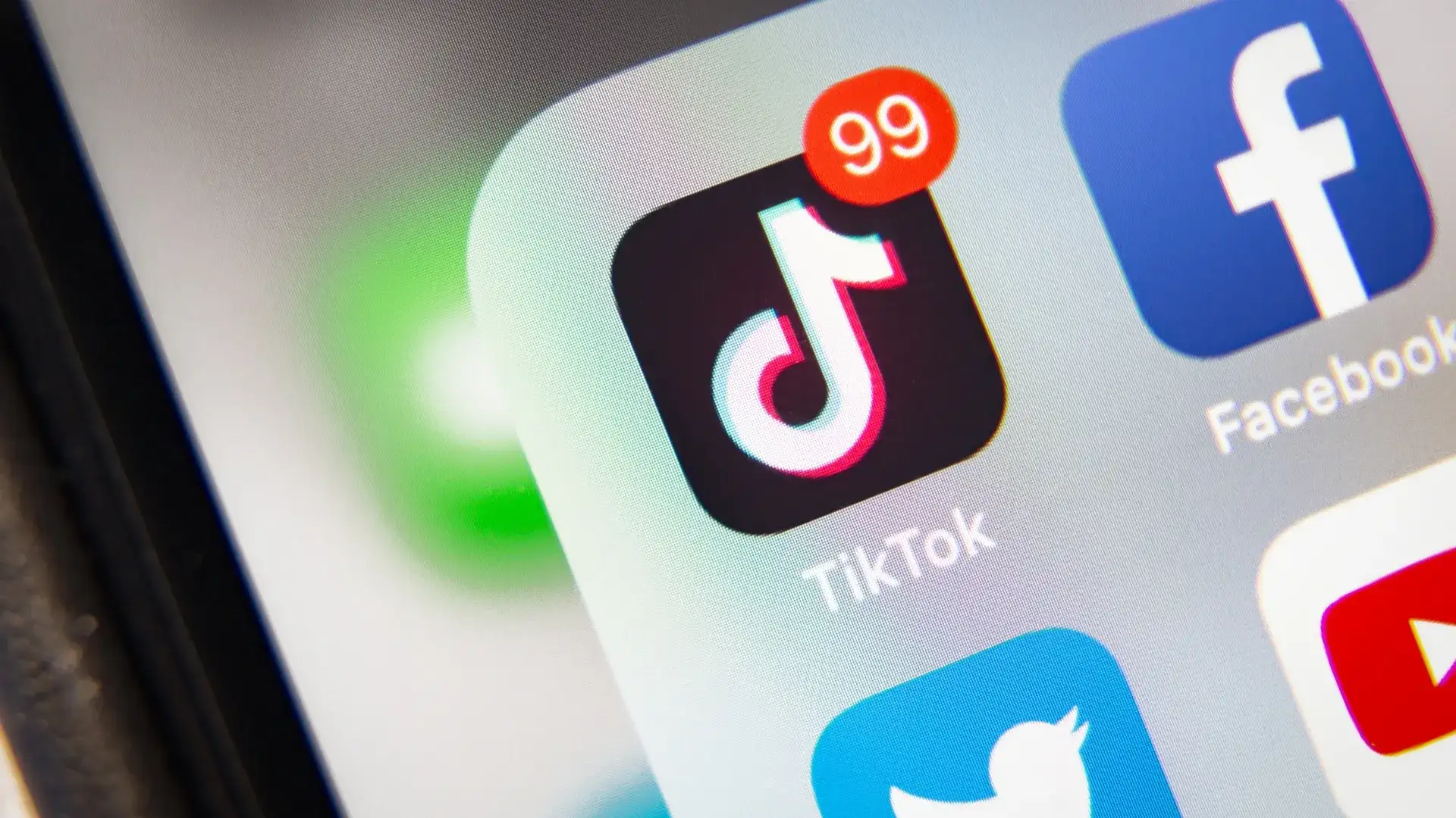 TikTok supera Meta e se torna maior rede social em receita global