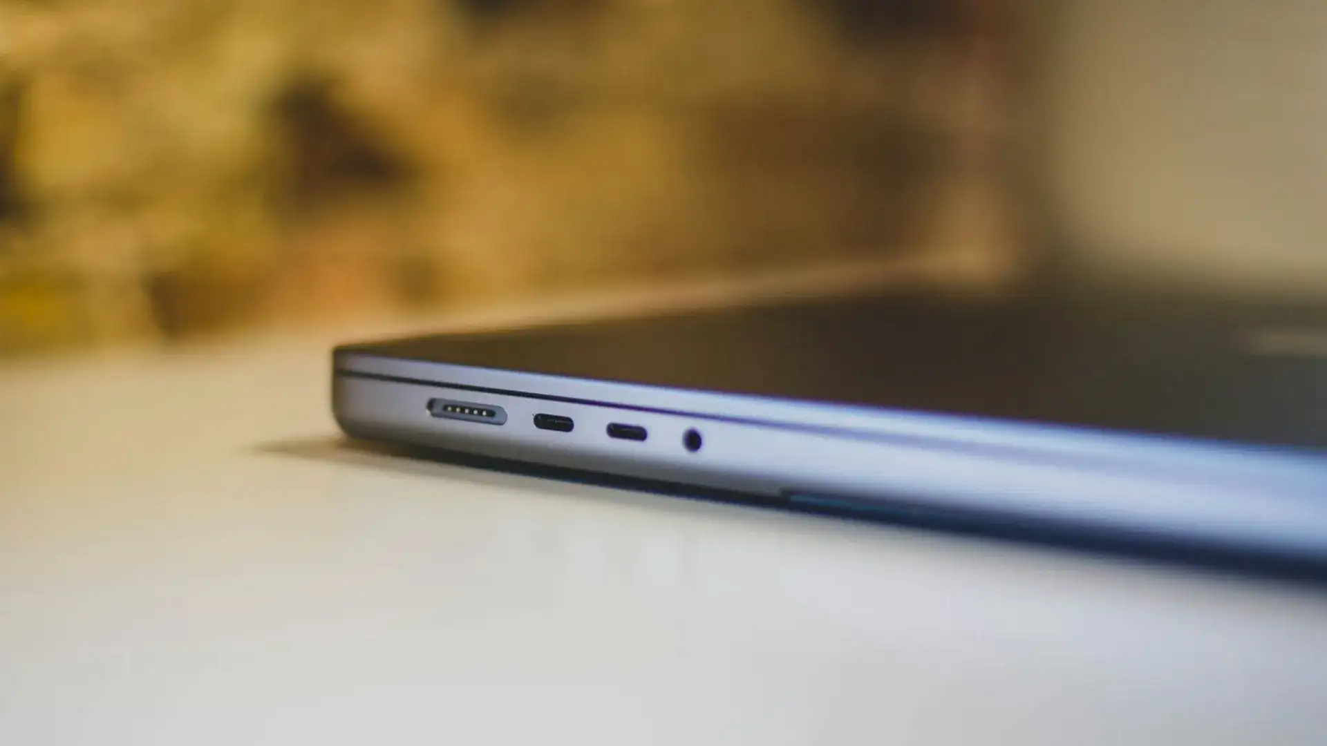 Por que os periféricos ainda usam USB-A quando os notebooks abandonaram essa porta?