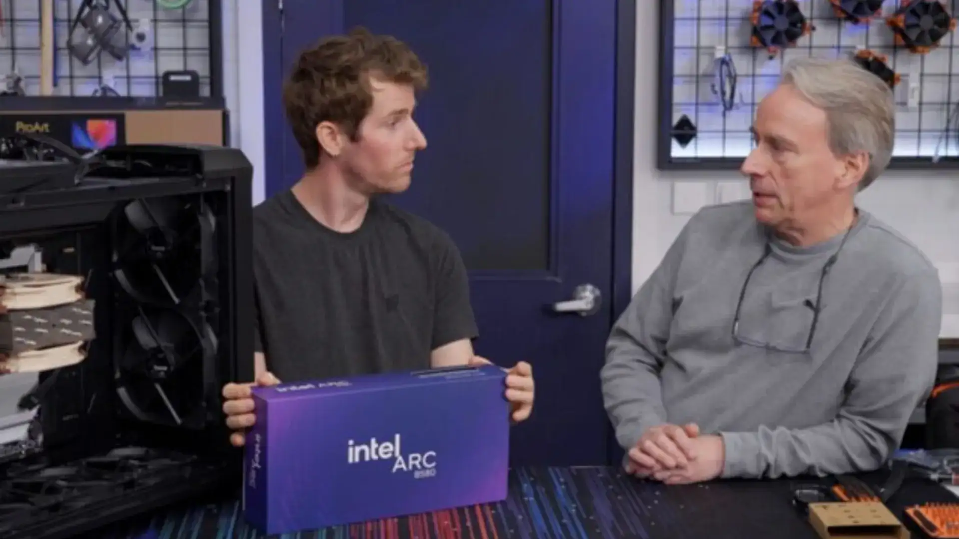 A Escolha de Hardware de Linus Torvalds: Por que uma GPU Intel Arc?