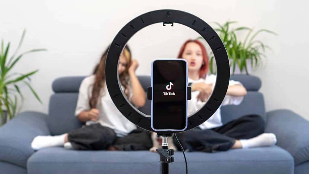 Como a IA do TikTok está revolucionando a criação de vídeos a partir de fotos