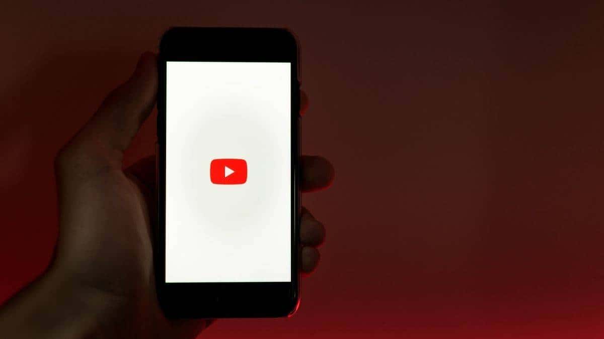 Como uma ferramenta usa IA para deduzir sua localização pelos comentários no YouTube