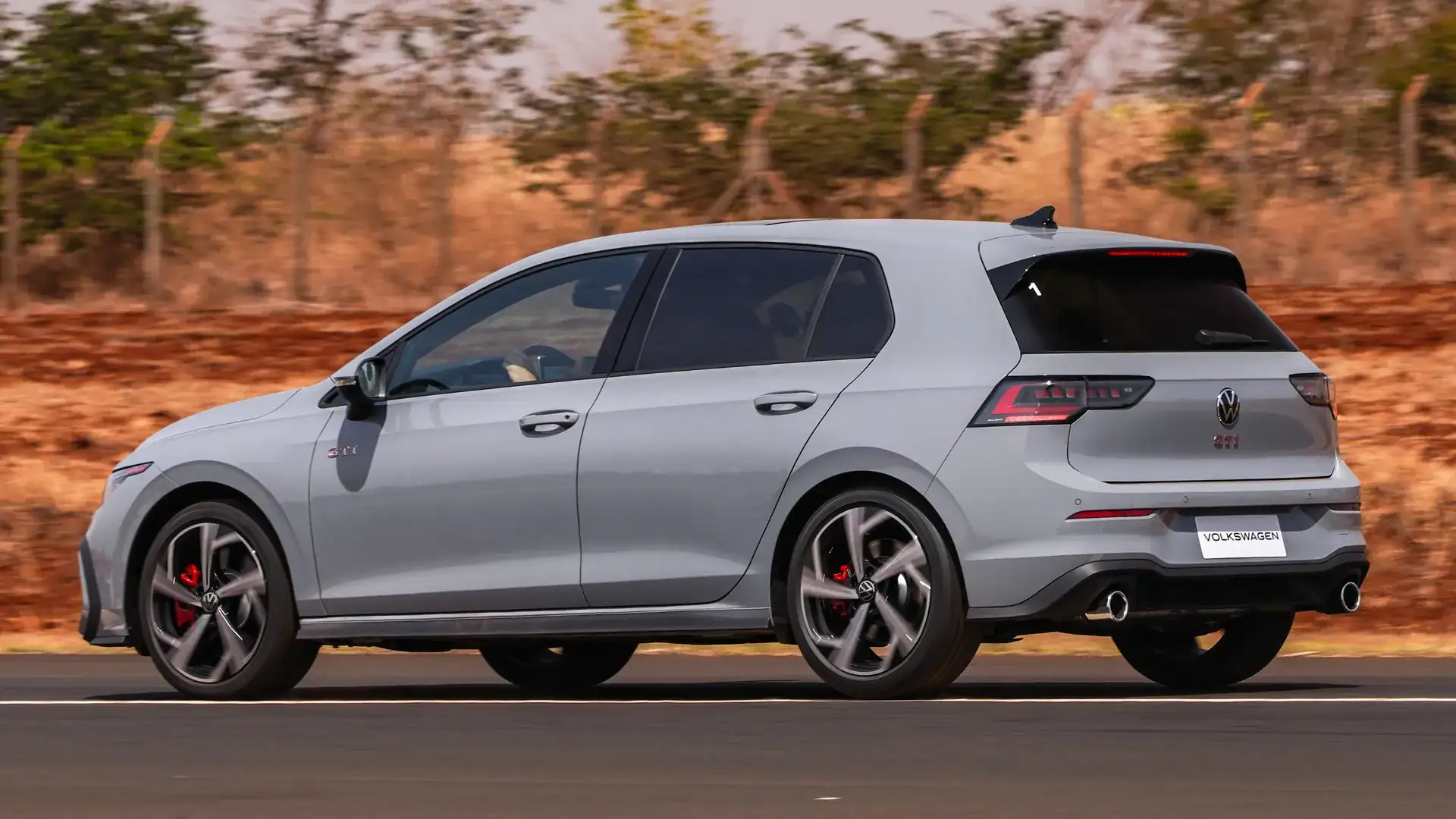 Volkswagen adia produção do Golf elétrico por restrições orçamentárias